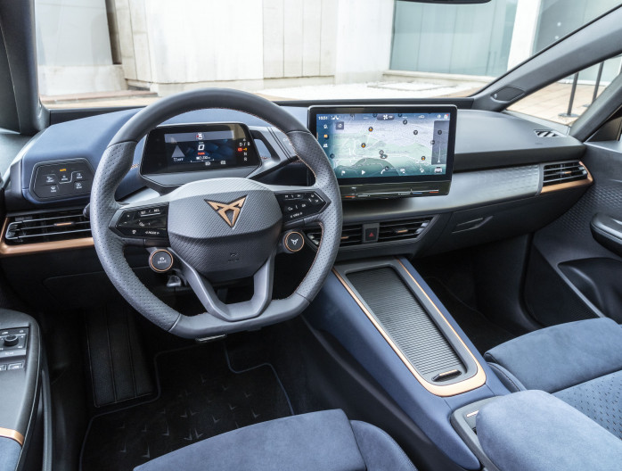 cupra born interieur