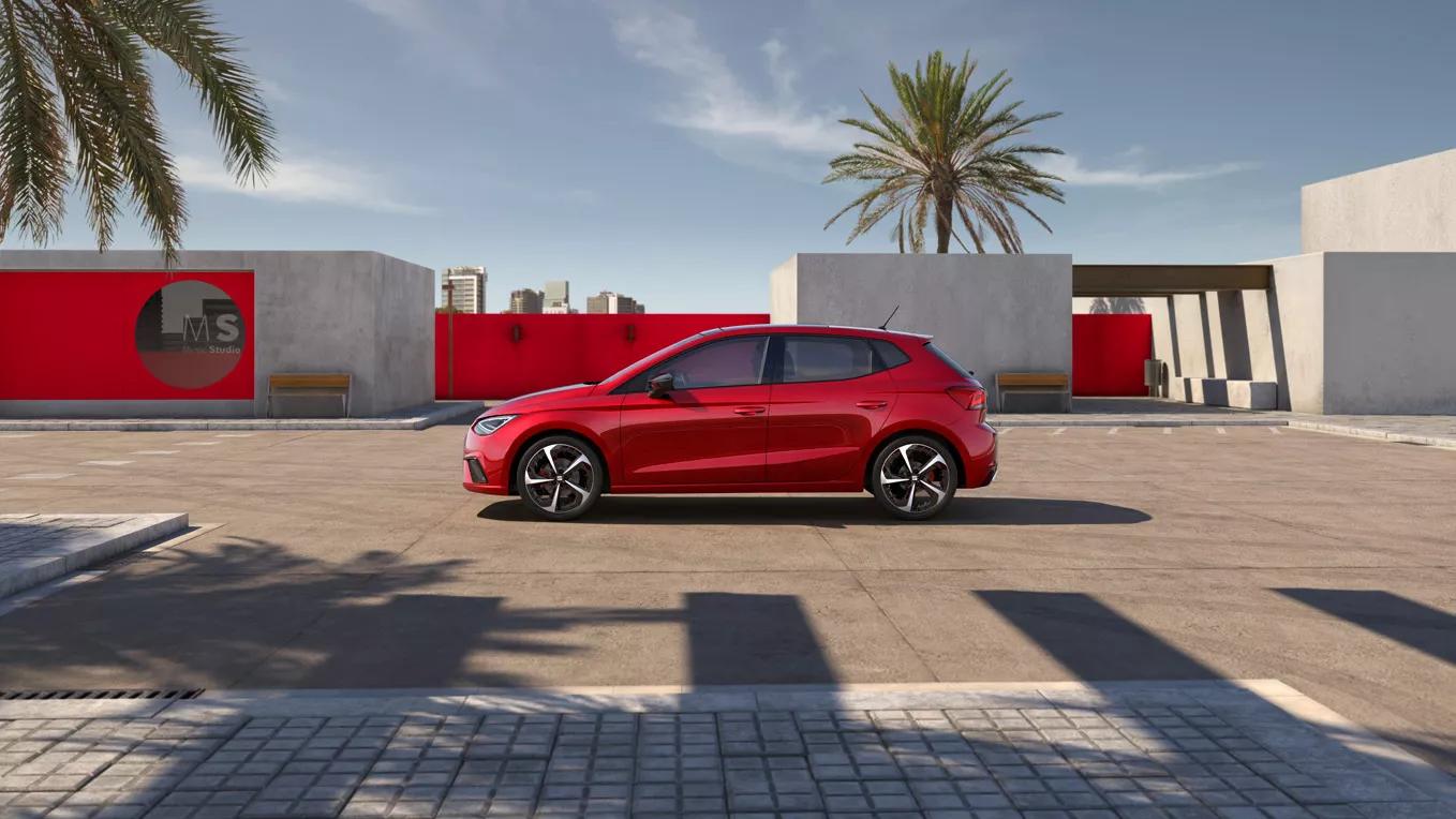SEAT Ibiza rood ver weg