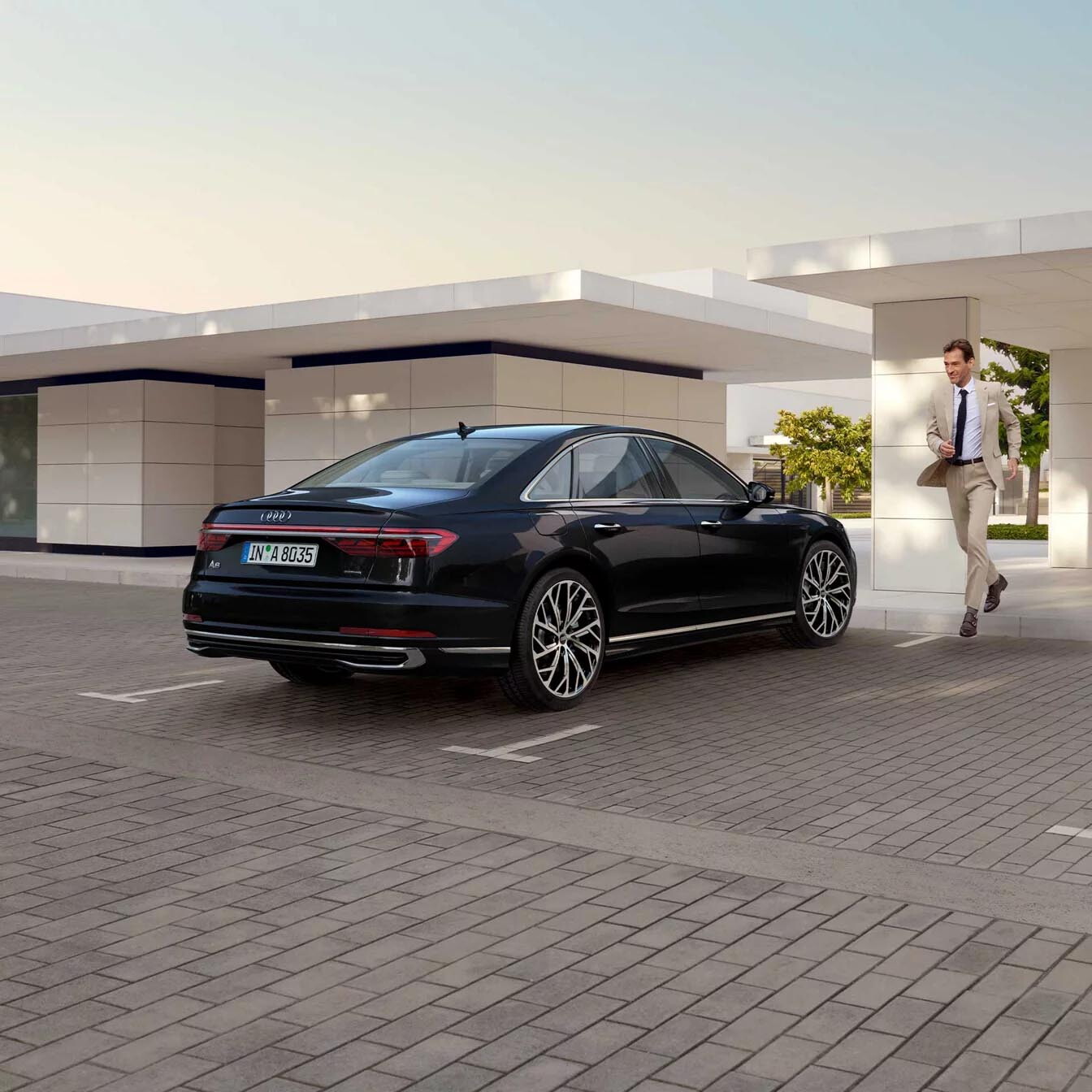 Audi A8 exterieur zwart zijaanzicht