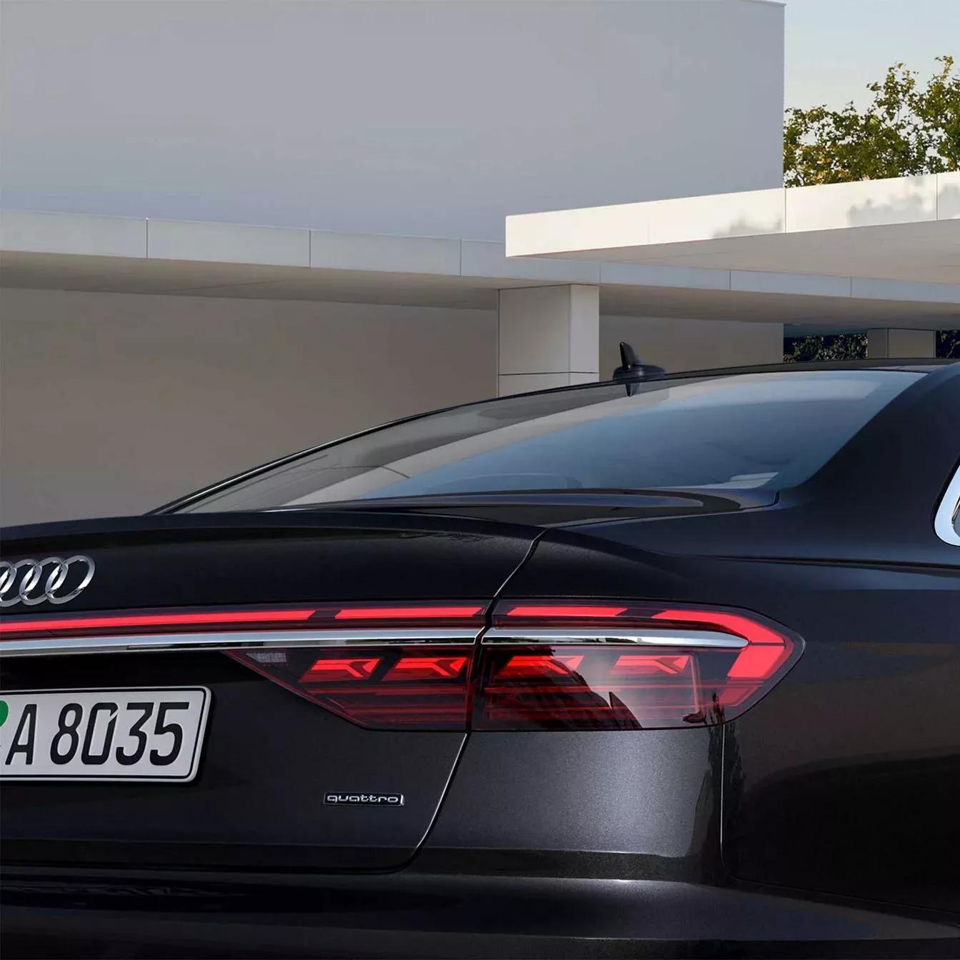 Audi A8 Exterieur achterkant zwart