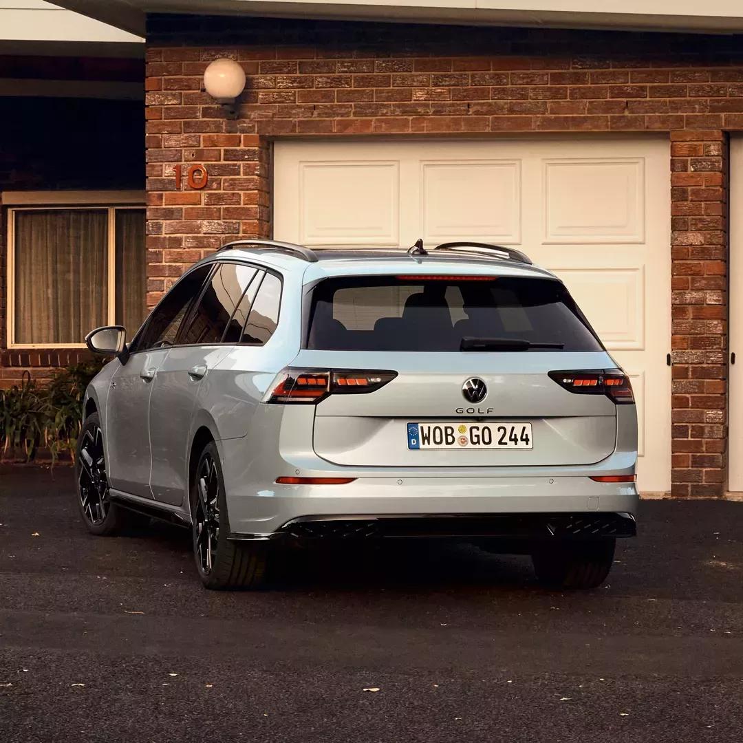 Grijze Volkswagen Golf Variant