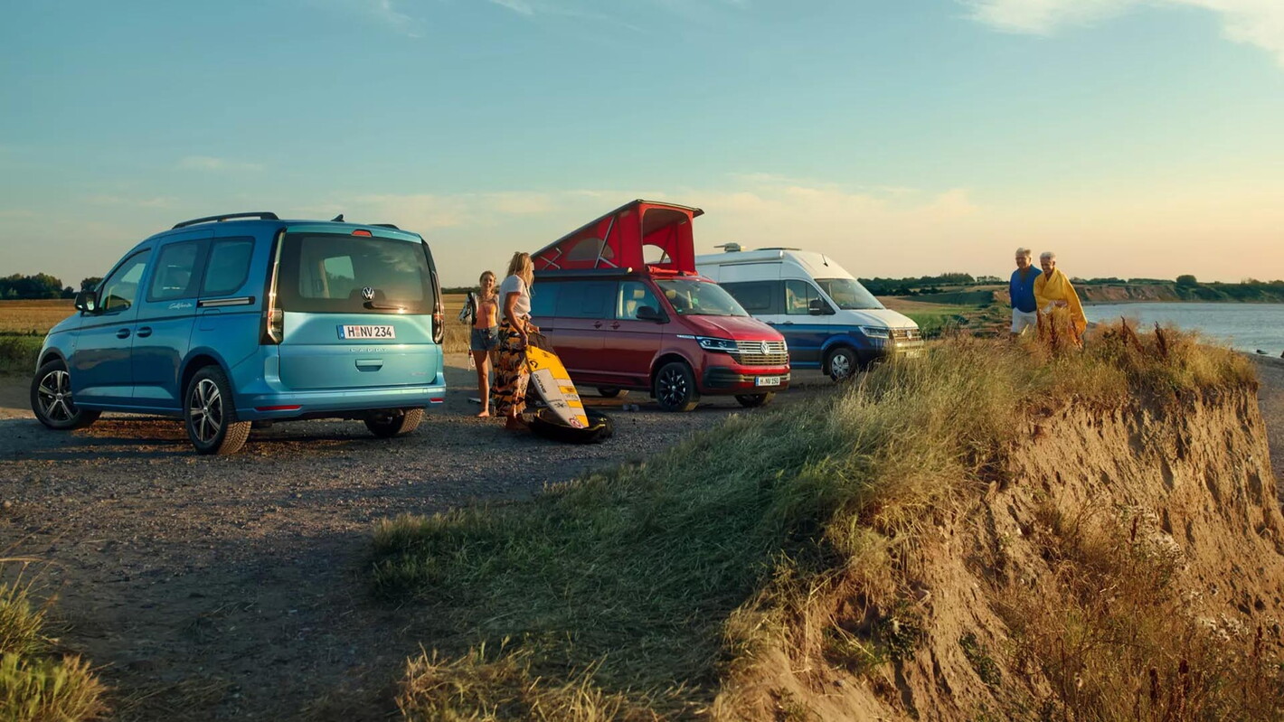 Volkswagen bedrijfsvoertuigen caddy california blauw en rood