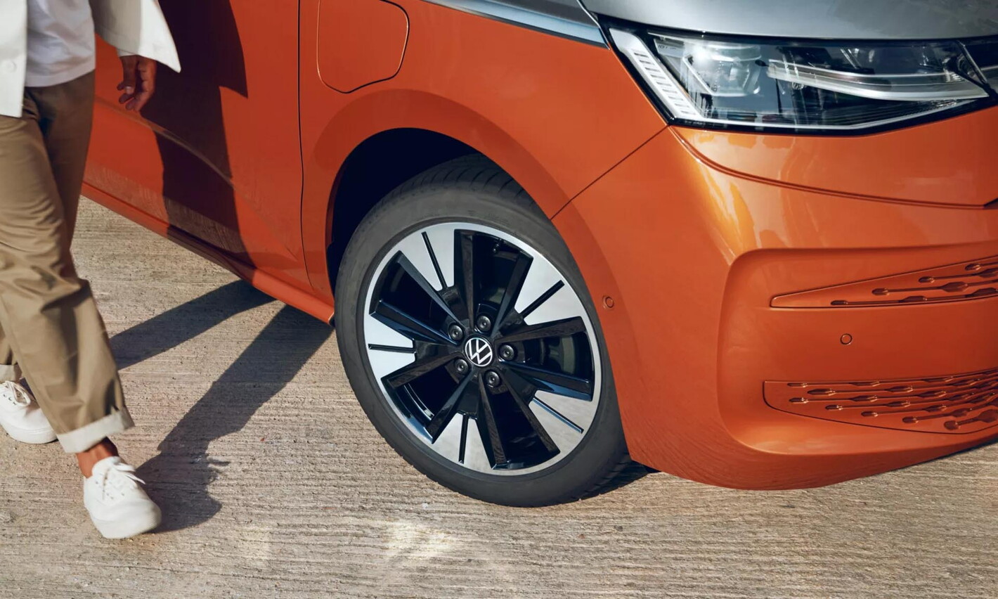 Volkswagen bedrijfsvoertuigen hermans herentals multivan oranje